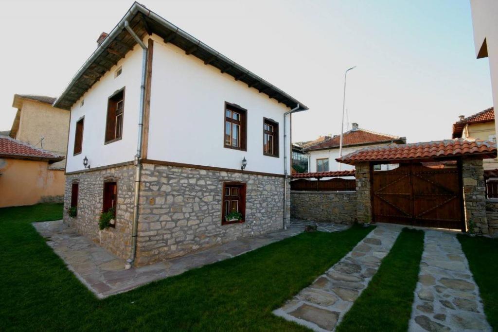 Private 4Br-2Ba Guest House Dryanovo With Pool And Free Parking Eksteriør billede