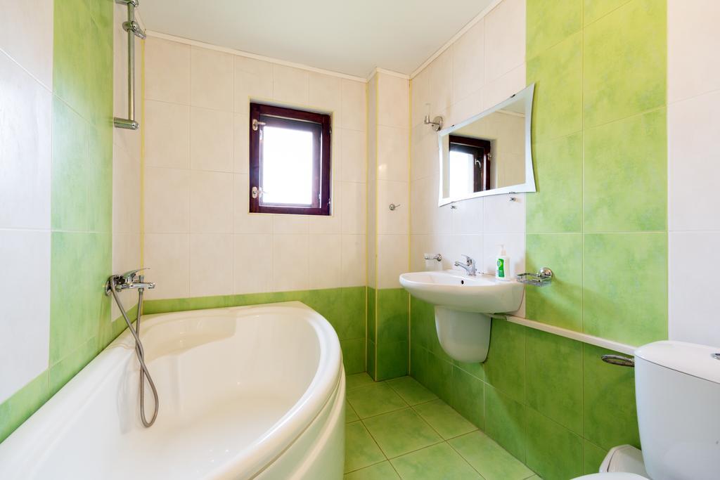 Private 4Br-2Ba Guest House Dryanovo With Pool And Free Parking Eksteriør billede